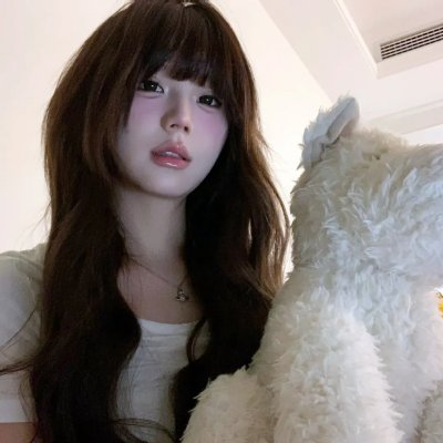 越爱越美丽 海报