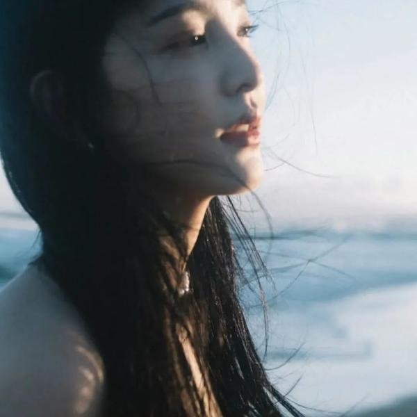 红色 海报